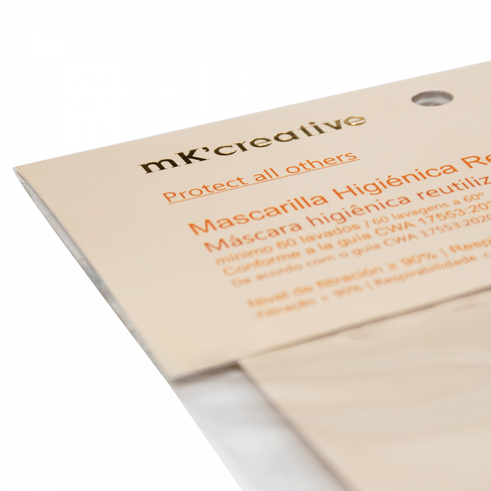 Mascarilla algodón orgánico reversible mediana rojo y negra homologada con protección +90% personalizada