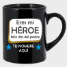Taza negra para el día del padre diseño Héroe