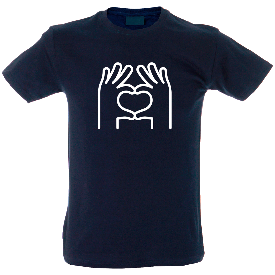 Camiseta hombre manos corazón