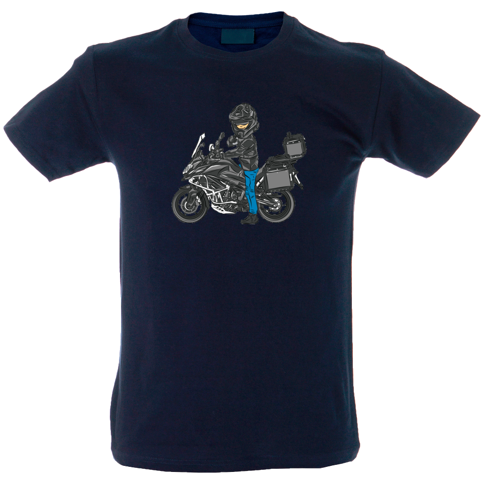 Camiseta hombre motero posando