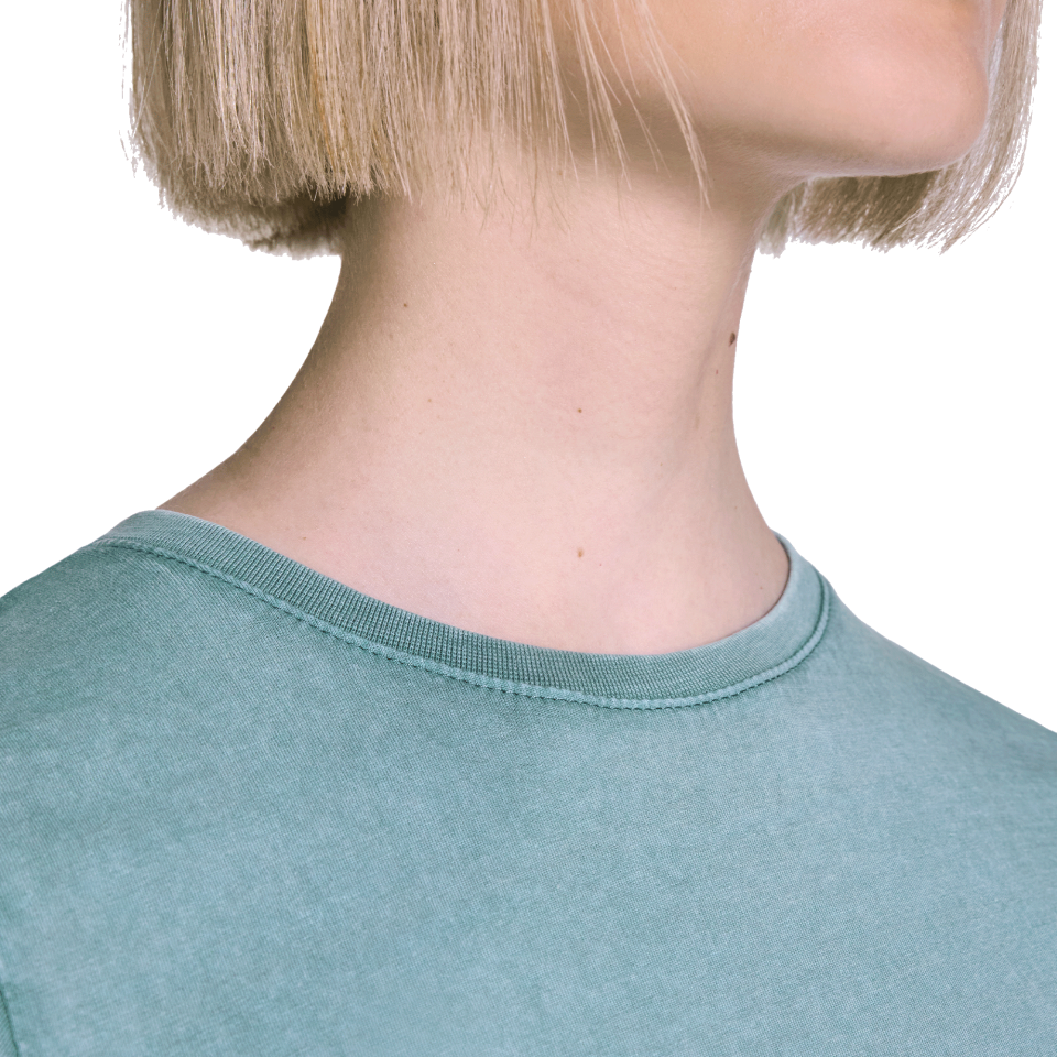 Camiseta de mujer con acabado lavado ácido personalizada