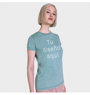 Camiseta de mujer con acabado lavado ácido personalizada