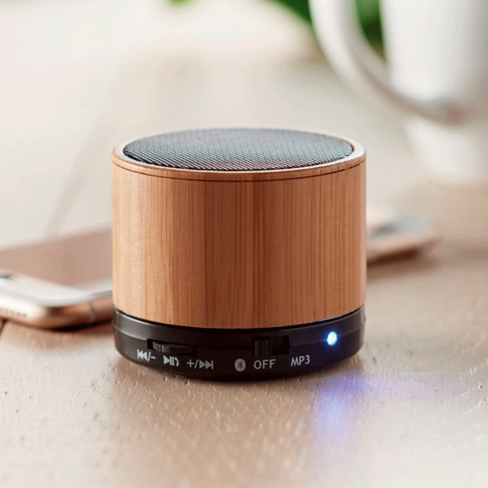 Altavoz de bambú personalizado